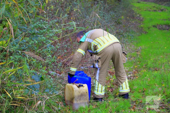 Vier vaten met chemisch afval aangetroffen