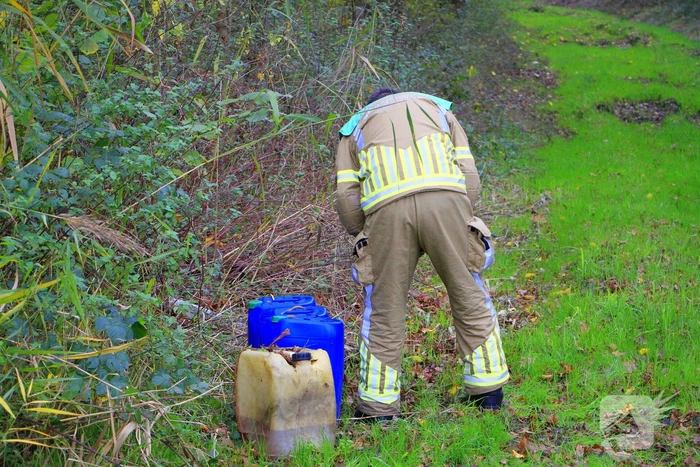 Vier vaten met chemisch afval aangetroffen