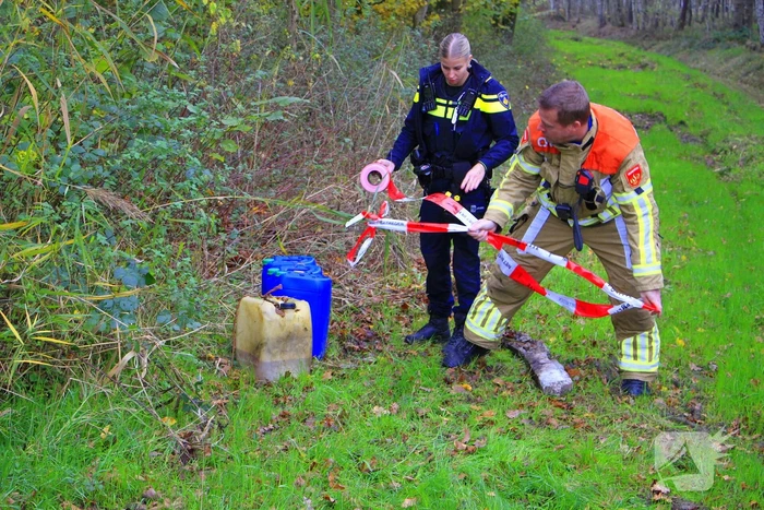 Vier vaten met chemisch afval aangetroffen