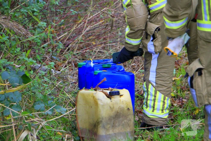 Vier vaten met chemisch afval aangetroffen