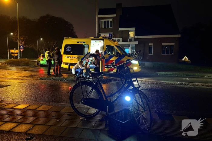 Barst in autoruit na botsing met fietser