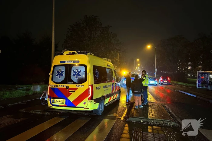 Barst in autoruit na botsing met fietser