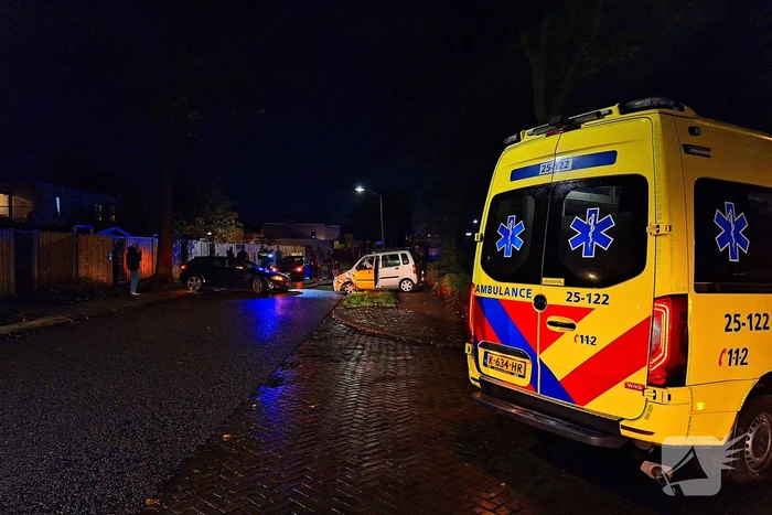 Bestuurder slaat op de vlucht na aanrijding met gewonde