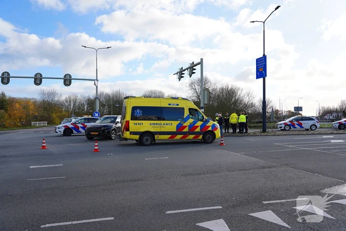Motorrijder gewond bij botsing met auto
