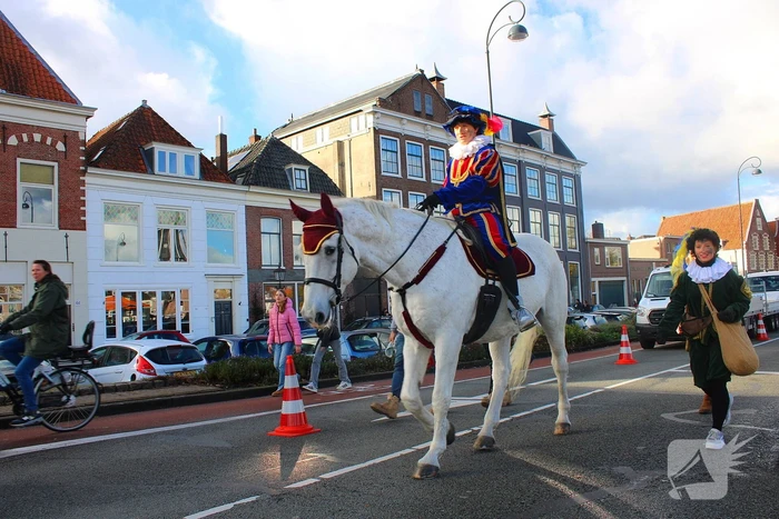 Burgemeester heet sinterklaas welkom