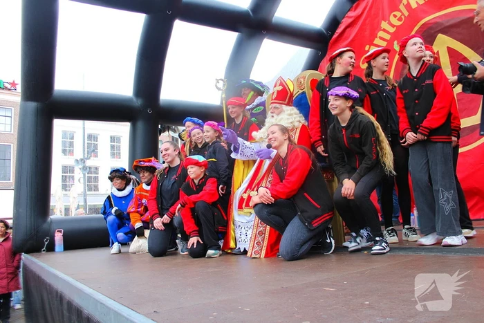 Burgemeester heet sinterklaas welkom