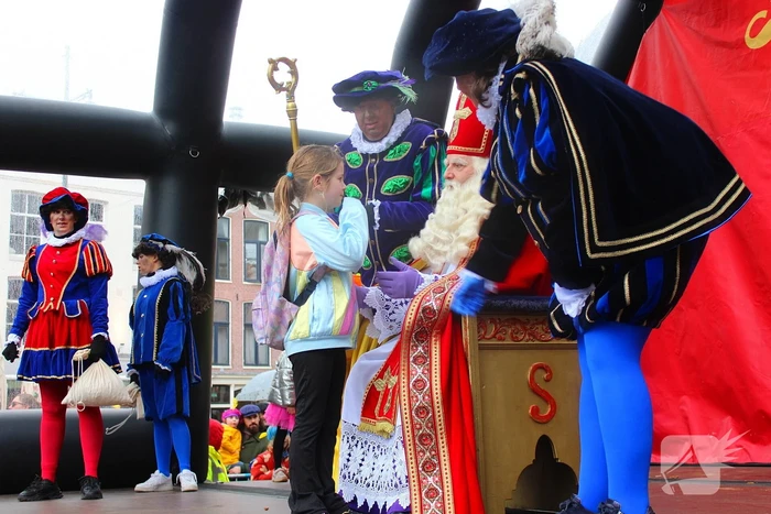 Burgemeester heet sinterklaas welkom