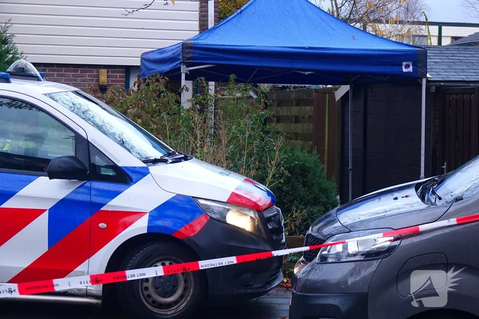 Politie doet onderzoek naar aantreffen overleden persoon