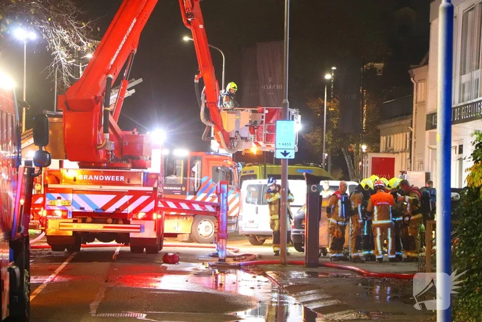 Grote brand in Sports Company, hotel ontruimd