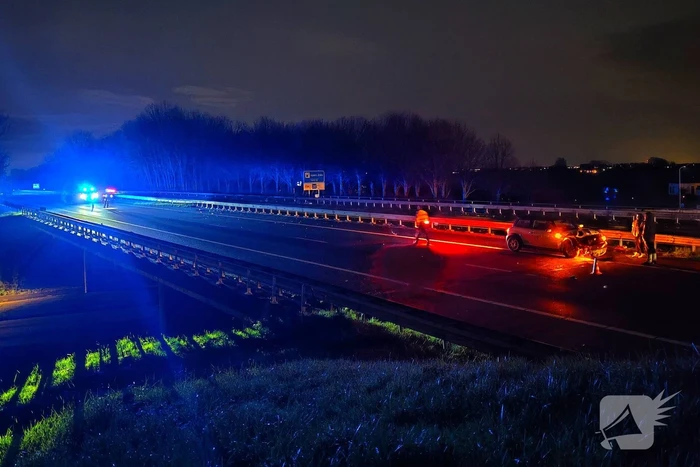 Auto fors beschadigd bij ongeval op snelweg