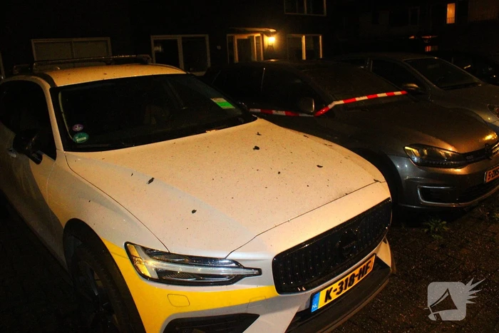 Geparkeerde auto door brand verwoest