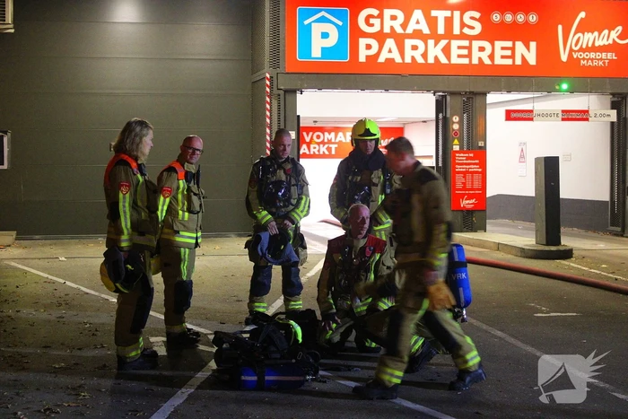 Brand in parkeergarage: aanzienlijke schade en evacuaties