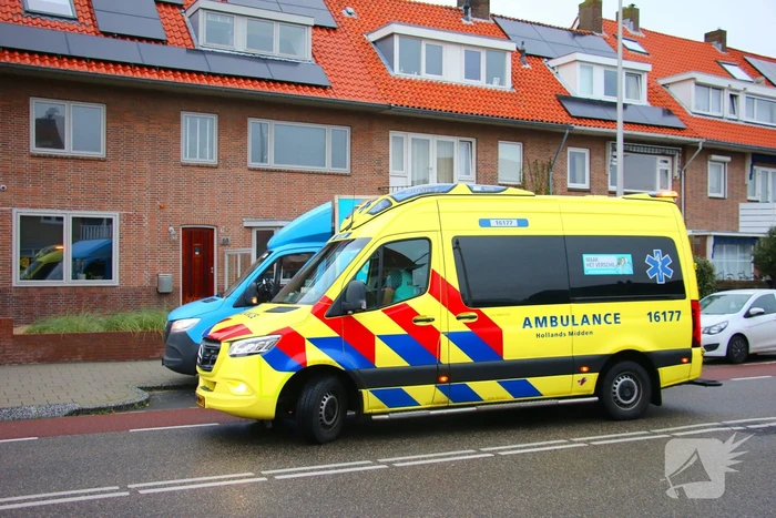 Fietser geschept door supermarkt bezorger