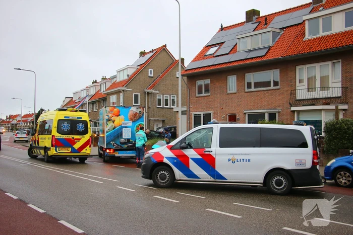Fietser geschept door supermarkt bezorger