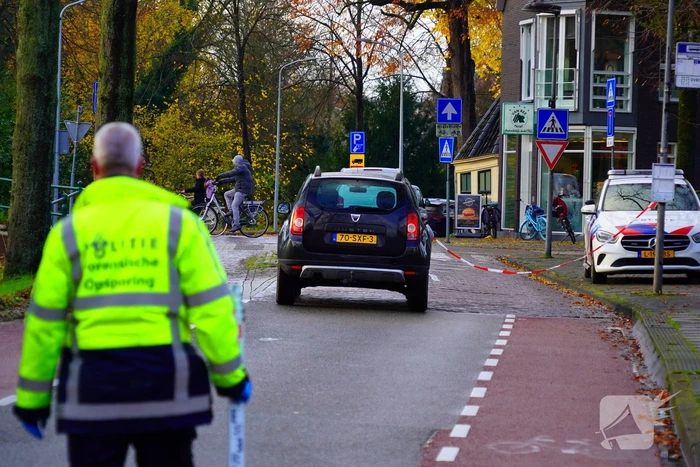 Fietser gewond bij botsing met personenauto