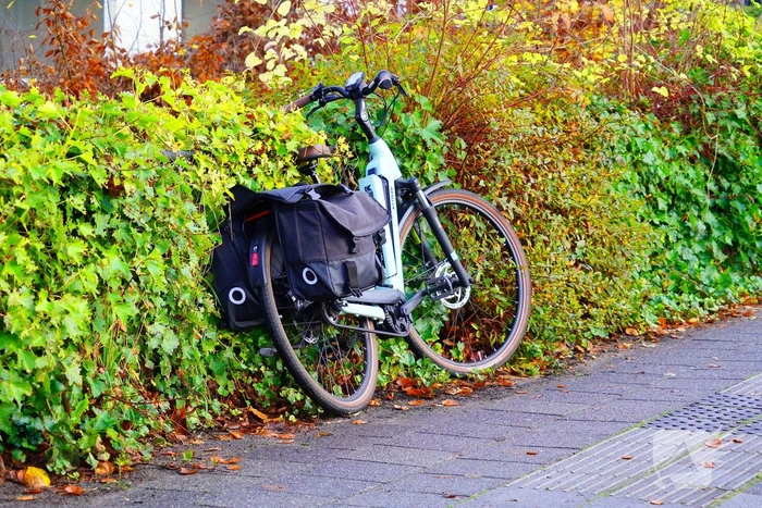 Fietser gewond bij botsing met personenauto