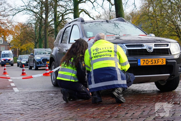 Fietser gewond bij botsing met personenauto