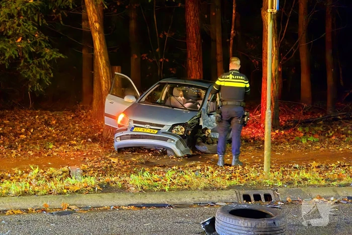 Drie auto's fiks beschadigd bij ongeval
