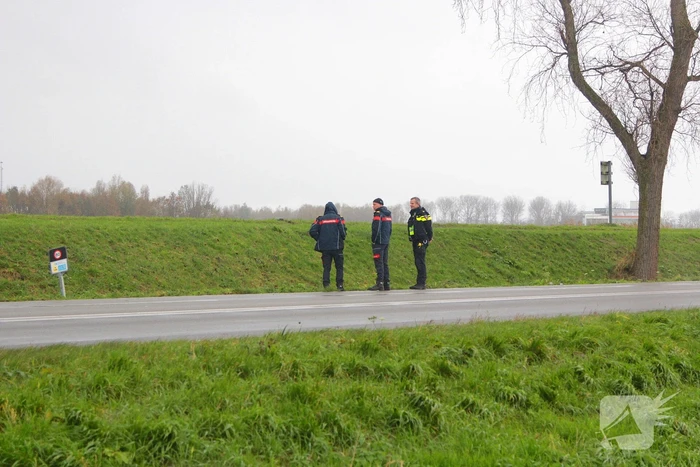 Verdachte vaten aangetroffen in sloot