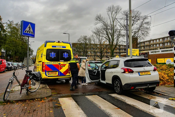 Fietser gewond bij aanrijding met personenauto