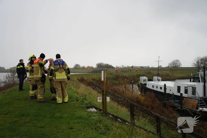Overleden persoon aangetroffen na melding persoon te water