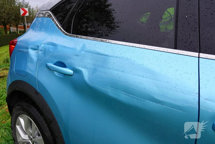 Auto ramt hekwerk kapot