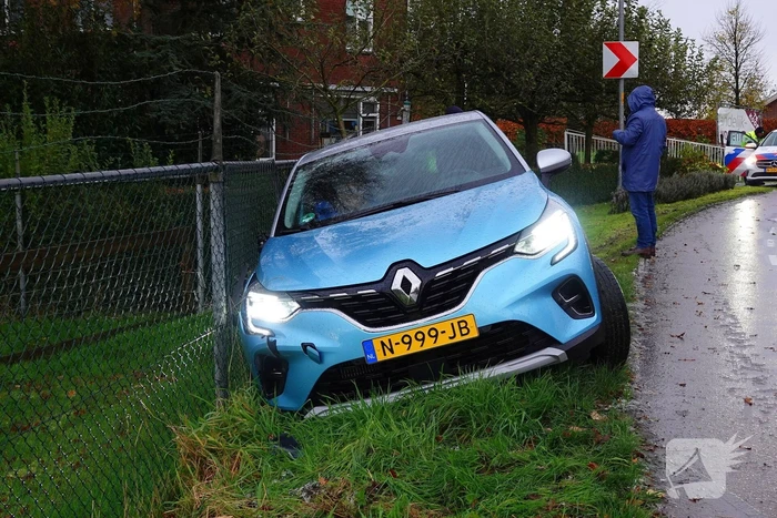 Auto ramt hekwerk kapot