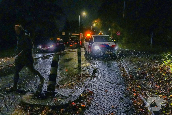 Scooterrijder gewond bij botsing tegen verkeerspaal