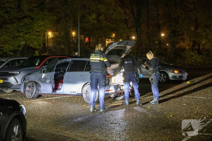Vuurwapen gezien bij botsingen op parkeerterrein