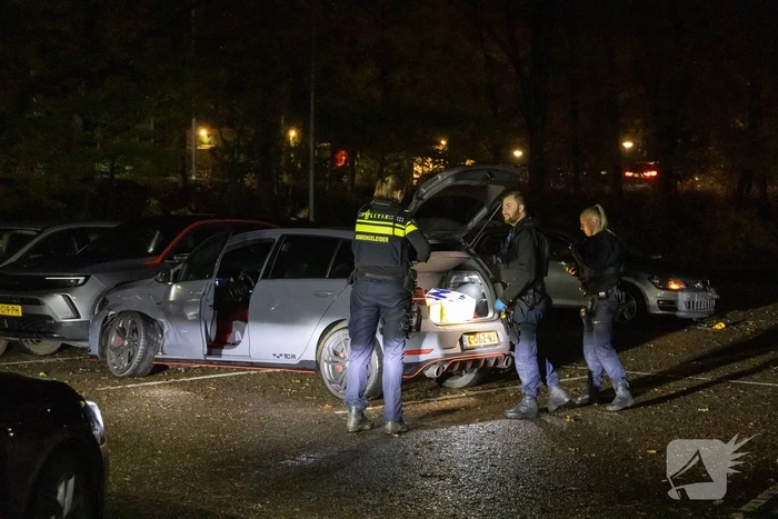 Vuurwapen gezien bij botsingen op parkeerterrein