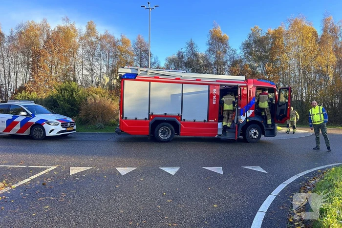 Gehandicaptenvoertuig belandt midden op rotonde
