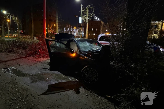Automobilist slaat op de vlucht na botsing