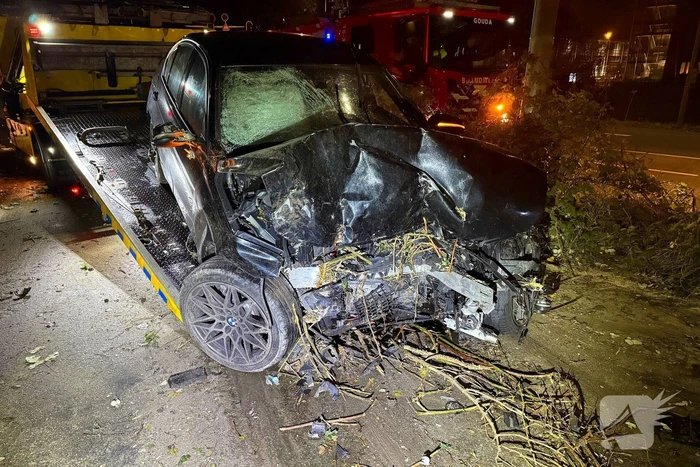 Automobilist slaat op de vlucht na botsing