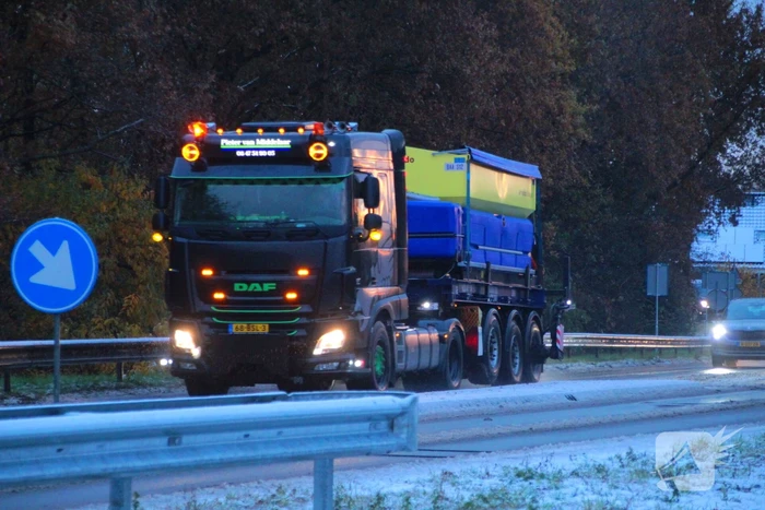 Automobilist vliegt uit de bocht