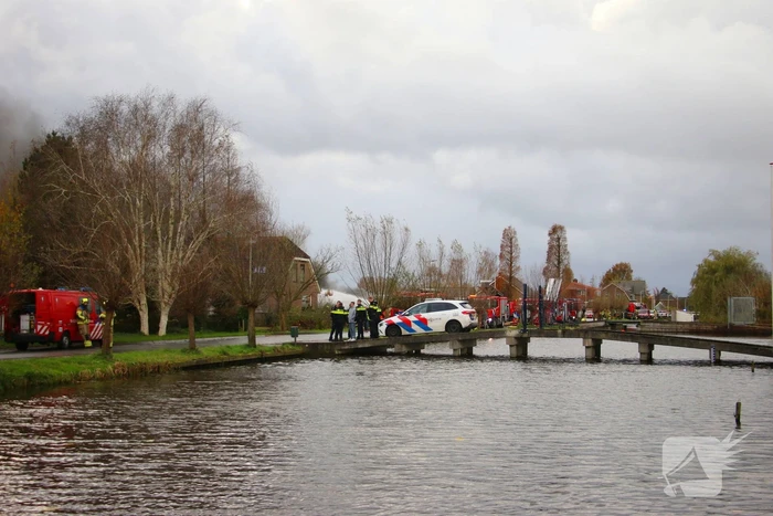 Brandweer groots ingezet voor uitslaande brand in kwekerij