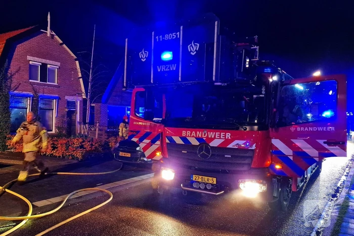 Oudere bewoner verlaat optijd brandende woning