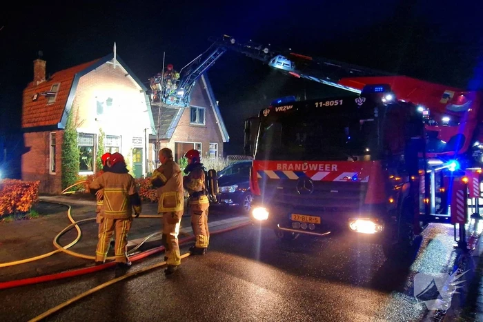 Oudere bewoner verlaat optijd brandende woning