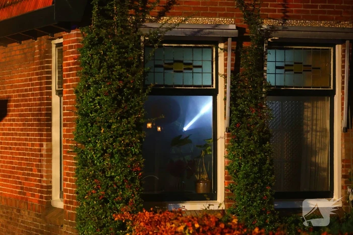 Oudere bewoner verlaat optijd brandende woning