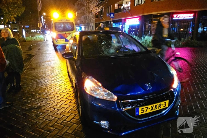 Voetgangers op zebrapad geschept door automobilist