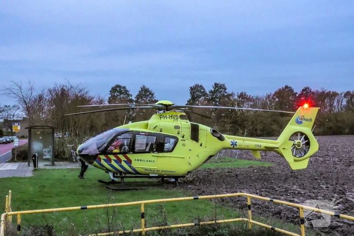 Traumahelikopter landt voor medische noodsituatie