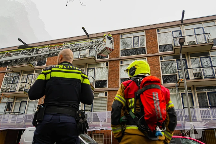 Brandweer onderzoekt benzine lucht en treft lekkende scooter aan