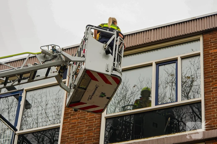 Brandweer onderzoekt benzine lucht en treft lekkende scooter aan