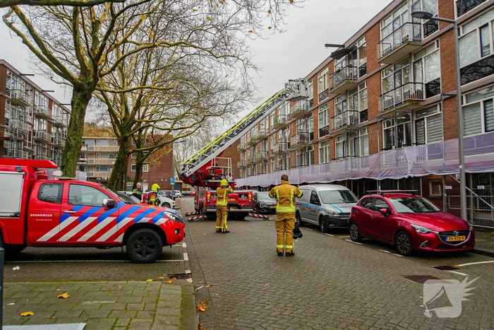 Brandweer onderzoekt benzine lucht en treft lekkende scooter aan