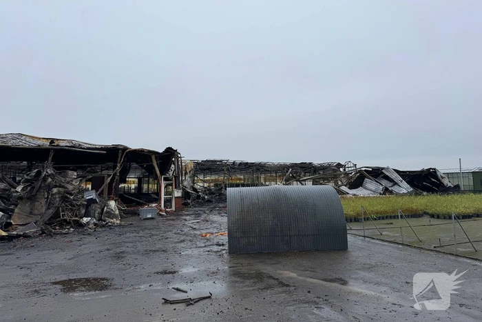 Schade aan loods is groot na brand