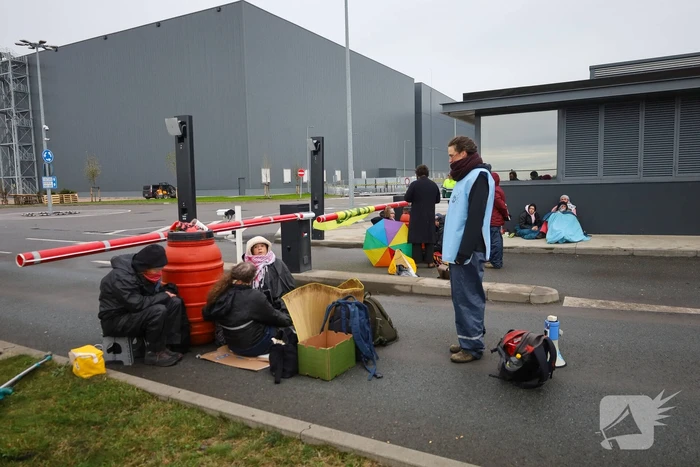 Distributiecentrum geblokkeerd door demonstranten