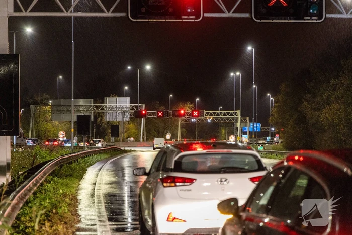 Ongeval met voertuig Rijkswaterstaat tijdens afsluiten
