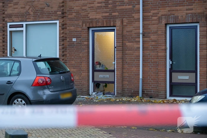 Explosief afgegaan bij woning Explosieven Opruimingsdienst Defensie aanwezig