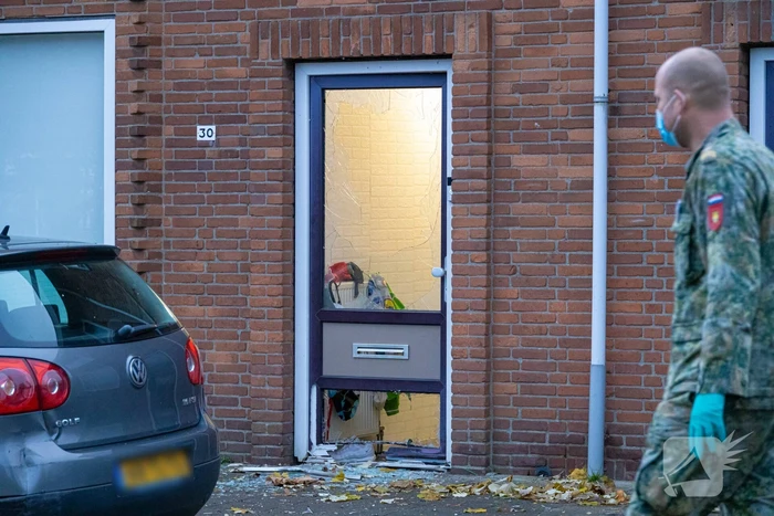 Explosief afgegaan bij woning Explosieven Opruimingsdienst Defensie aanwezig