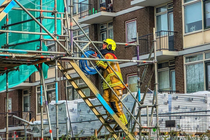 Steiger dreigt om te waaien