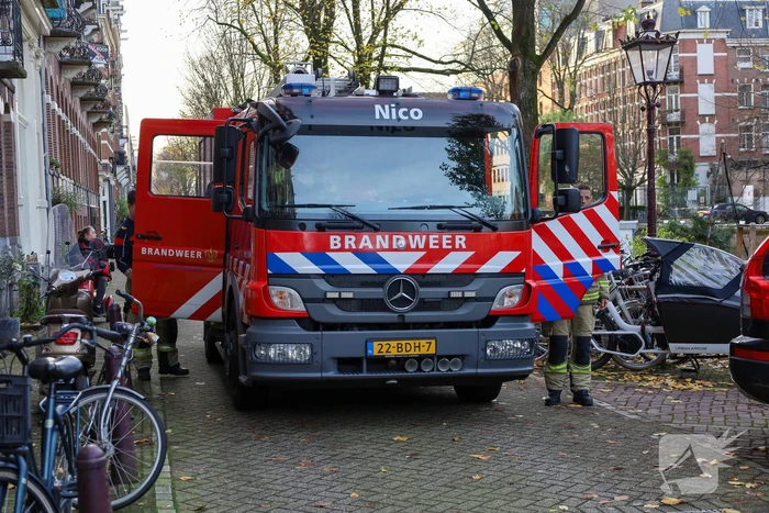 Woonboot dreigt te zinken